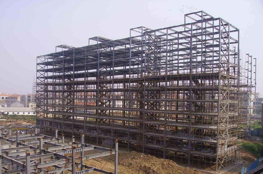 大兴高层钢结构的支撑布置与构造应该符合哪些要求